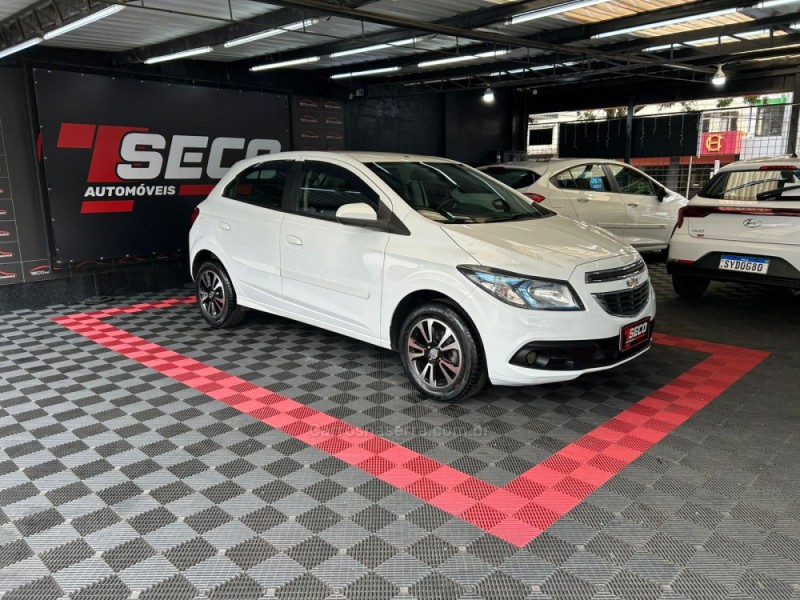 ONIX 1.4 MPFI LT 8V FLEX 4P MANUAL - 2016 - PASSO FUNDO