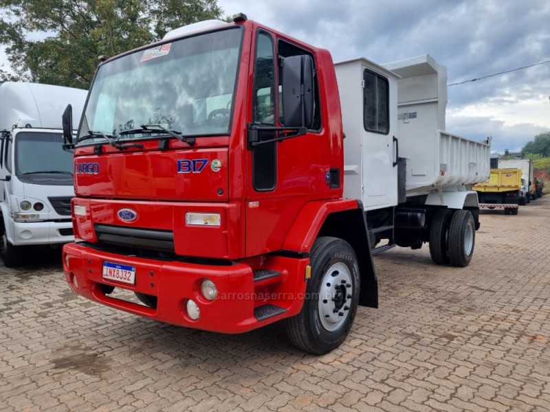 cargo 1317 e t 2 eixos 2007 portao