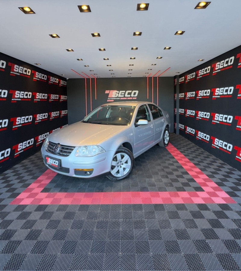 bora 2.0 mi 8v gasolina 4p automatico 2011 passo fundo