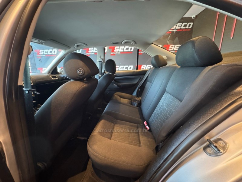 BORA 2.0 MI 8V GASOLINA 4P AUTOMÁTICO - 2011 - PASSO FUNDO