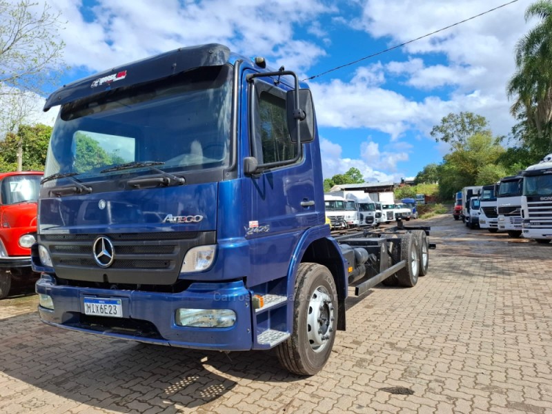 ATEGO 2425 3 EIXOS - 2011 - PORTãO