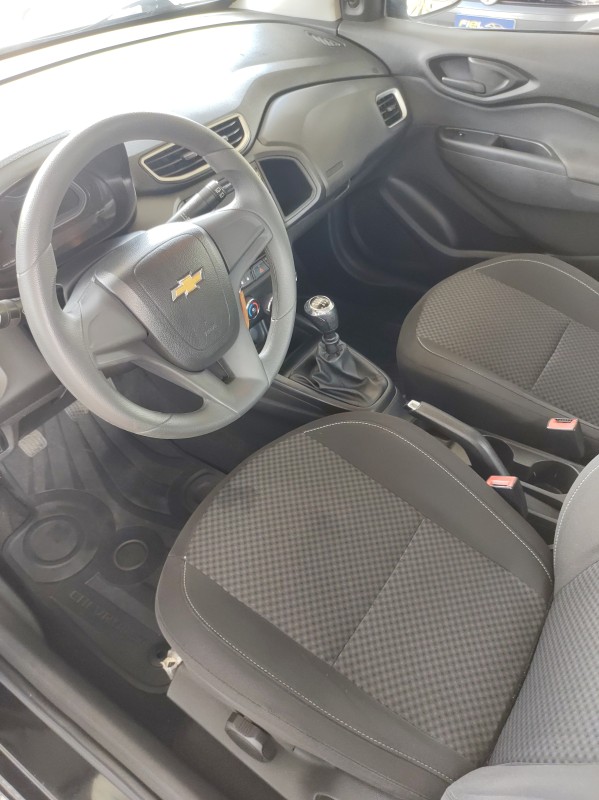 ONIX 1.0 MPFI LT 8V FLEX 4P MANUAL - 2017 - VALE REAL