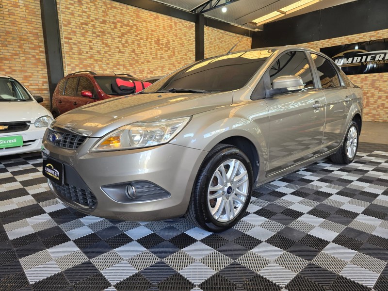 focus 2.0 ghia 16v flex 4p manual 2009 farroupilha