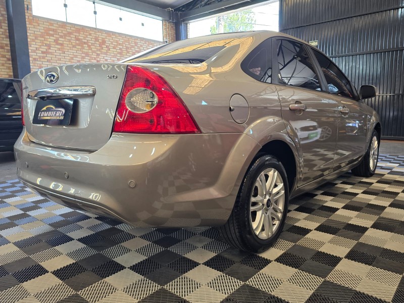 FOCUS 2.0 GHIA 16V FLEX 4P MANUAL - 2009 - FARROUPILHA