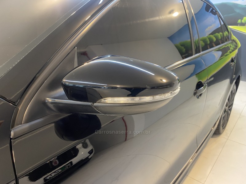 JETTA 2.0 COMFORTLINE FLEX 4P TIPTRONIC - 2012 - BENTO GONçALVES