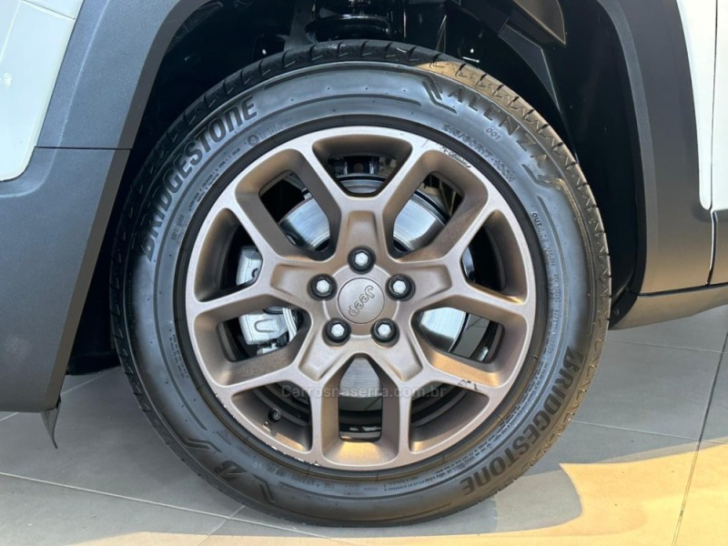 RENEGADE 1.8 16V FLEX 75 ANOS 4P AUTOMÁTICO - 2016 - CAXIAS DO SUL