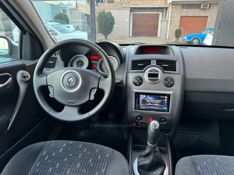 MÉGANE 1.6 DYNAMIQUE GRAND TOUR 16V FLEX 4P MANUAL - 2011 - ESTâNCIA VELHA