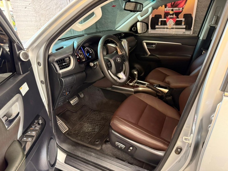 HILUX SW4 2.8 SRX 4X4 16V TURBO INTERCOOLER DIESEL 4P AUTOMÁTICO - 2016 - FARROUPILHA