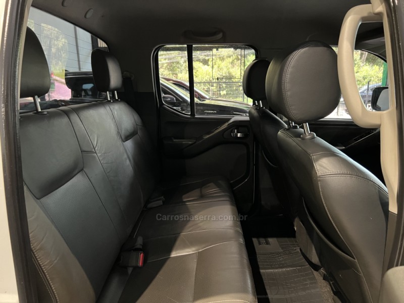 FRONTIER 2.5 SL 4X4 CD TURBO ELETRONIC DIESEL 4P AUTOMÁTICO - 2015 - CAXIAS DO SUL