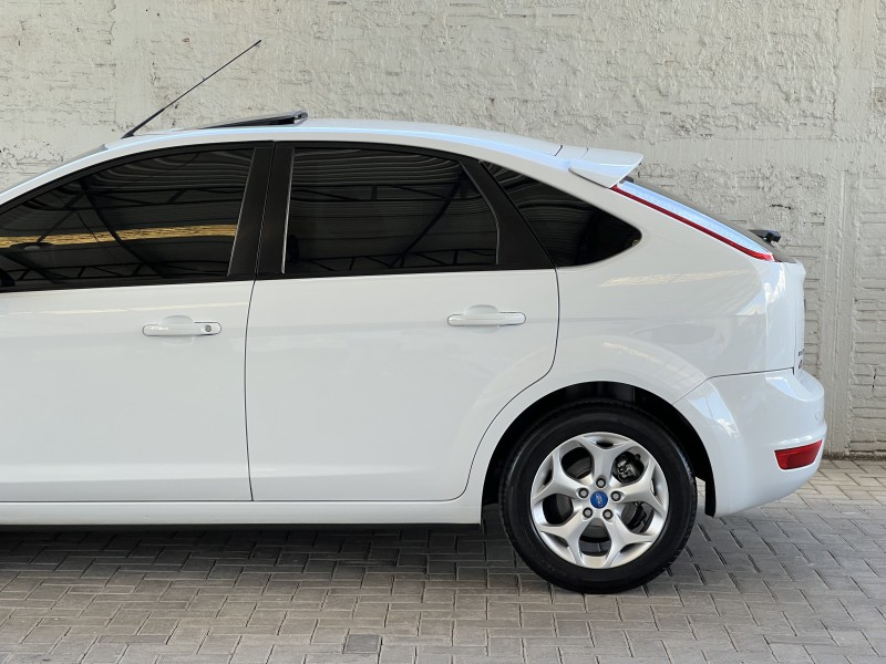 FOCUS 2.0 TITANIUM HATCH 16V FLEX 4P MANUAL - 2013 - BENTO GONçALVES