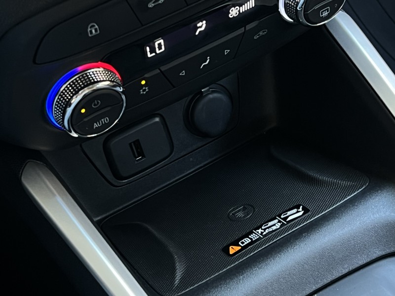 ONIX 1.0 PREMIER II 12V TURBO FLEX 4P AUTOMÁTICO - 2024 - BENTO GONçALVES