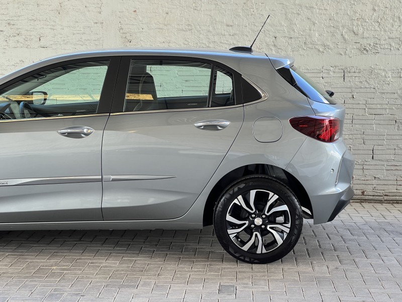 ONIX 1.0 PREMIER II 12V TURBO FLEX 4P AUTOMÁTICO - 2024 - BENTO GONçALVES