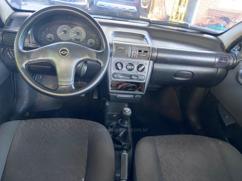 CLASSIC 1.0 MPFI VHC SUPER 8V GASOLINA 4P MANUAL - 2005 - CANELA