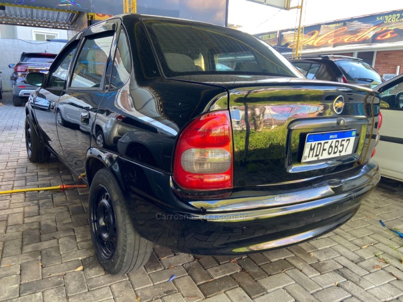 CLASSIC 1.0 MPFI VHC SUPER 8V GASOLINA 4P MANUAL - 2005 - CANELA