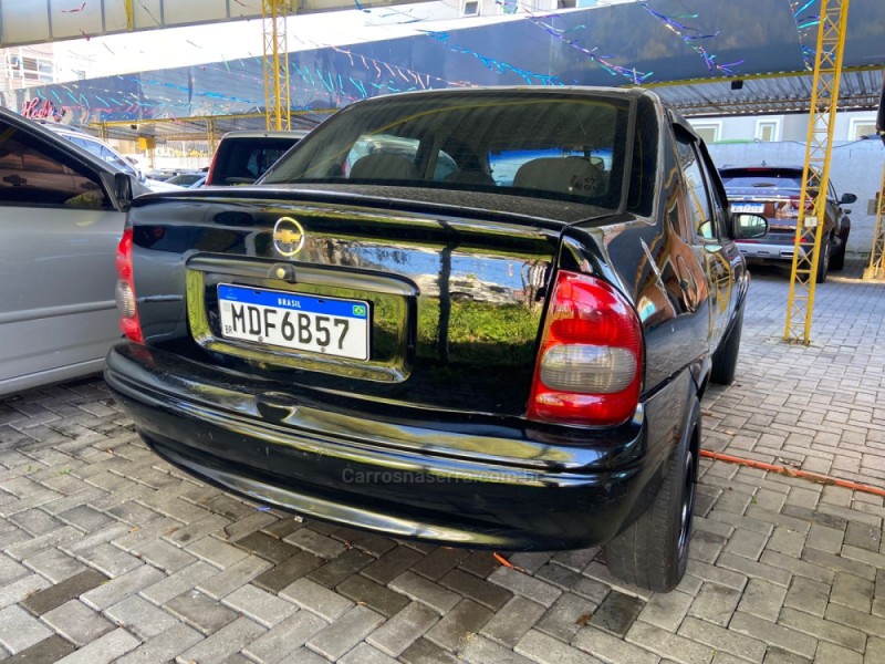 CLASSIC 1.0 MPFI VHC SUPER 8V GASOLINA 4P MANUAL - 2005 - CANELA