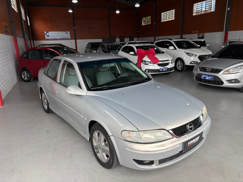 VECTRA 2.0 MPFI EXPRESSION 8V GASOLINA 4P MANUAL - 2005 - CAXIAS DO SUL