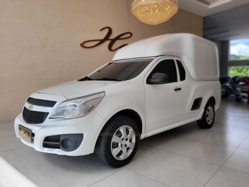 MONTANA 1.4 MPFI COMBO FURGÃO 8V ECONO FLEX 2P MANUAL - 2018 - CANELA