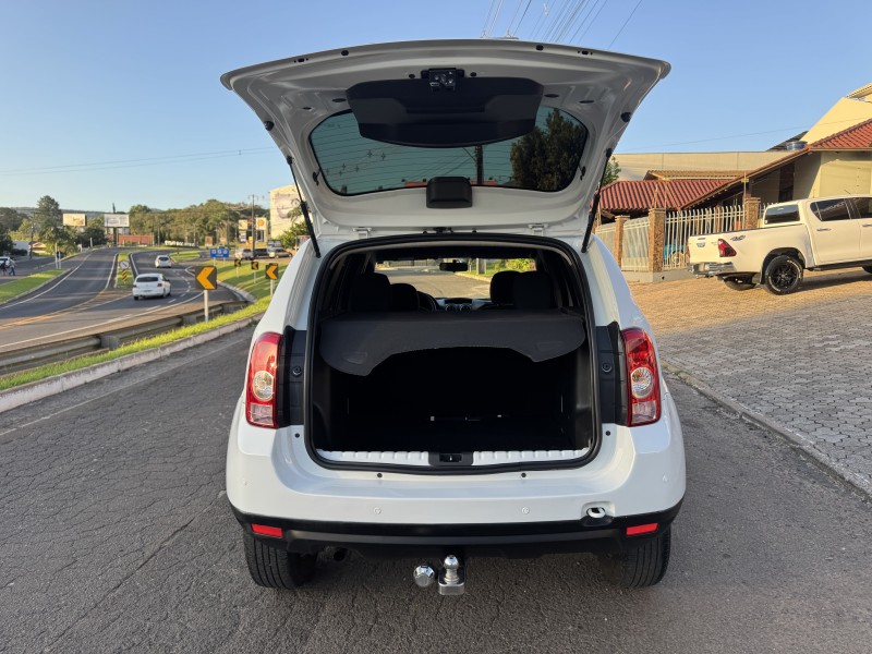 DUSTER 1.6 EXPRESSION 4X2 16V FLEX 4P MANUAL - 2014 - DOIS IRMãOS