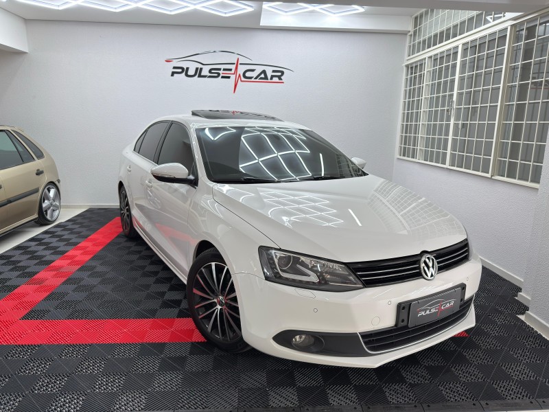 JETTA 2.0 TSI DSG HIGHLINE 200CV GASOLINA 4P AUTOMÁTICO - 2013 - CAXIAS DO SUL