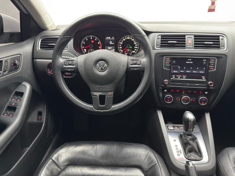 JETTA 2.0 TSI DSG HIGHLINE 200CV GASOLINA 4P AUTOMÁTICO - 2013 - CAXIAS DO SUL