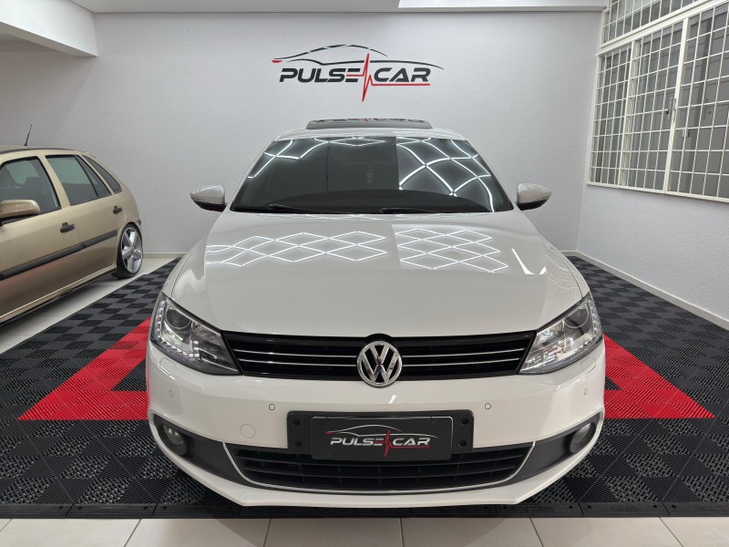 JETTA 2.0 TSI DSG HIGHLINE 200CV GASOLINA 4P AUTOMÁTICO - 2013 - CAXIAS DO SUL