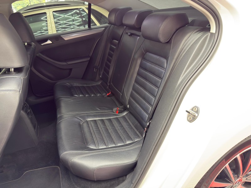 JETTA 2.0 TSI DSG HIGHLINE 200CV GASOLINA 4P AUTOMÁTICO - 2013 - CAXIAS DO SUL