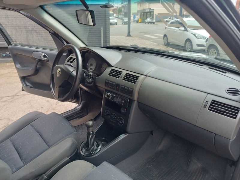 PARATI 1.6 MI TRACK & FIELD 8V FLEX 4P MANUAL G.III - 2005 - FLORES DA CUNHA