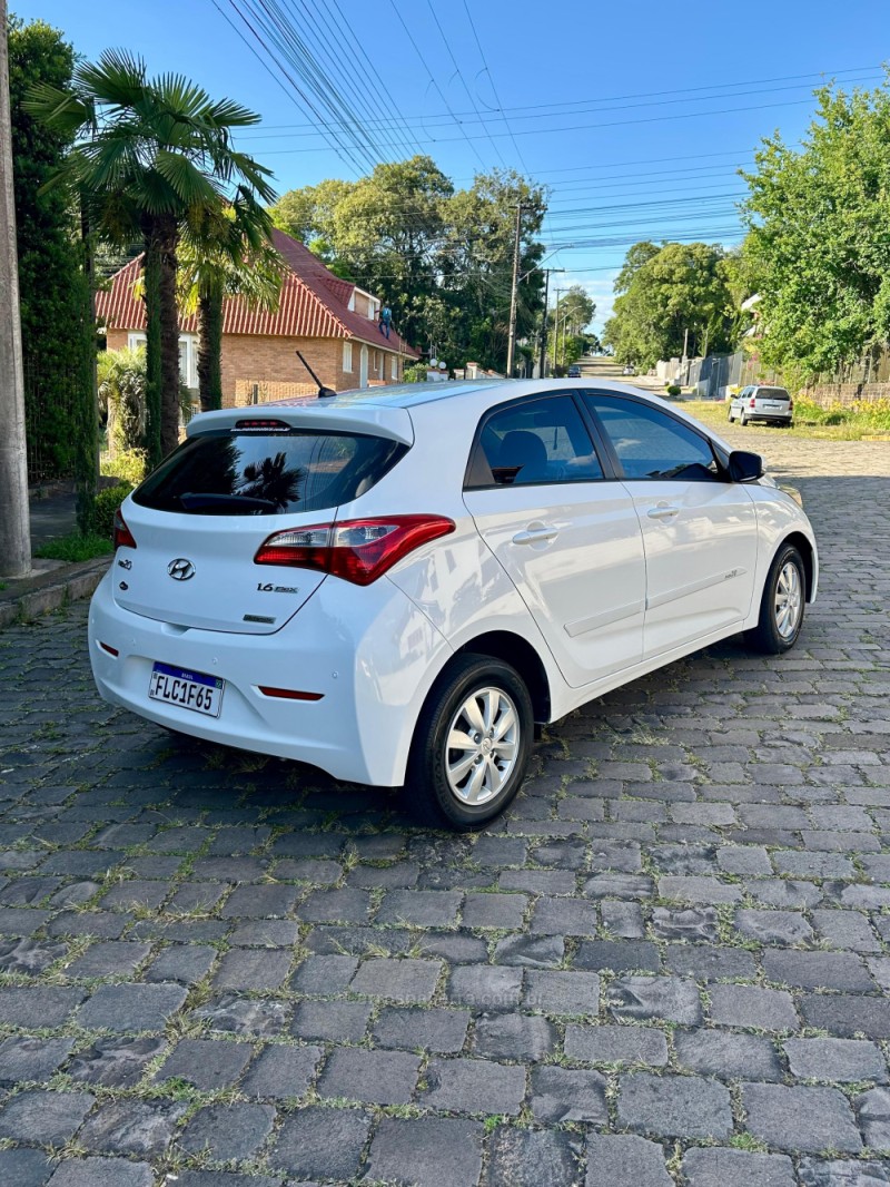 HB20 1.6 COMFORT PLUS 16V FLEX 4P AUTOMÁTICO - 2014 - VERANóPOLIS