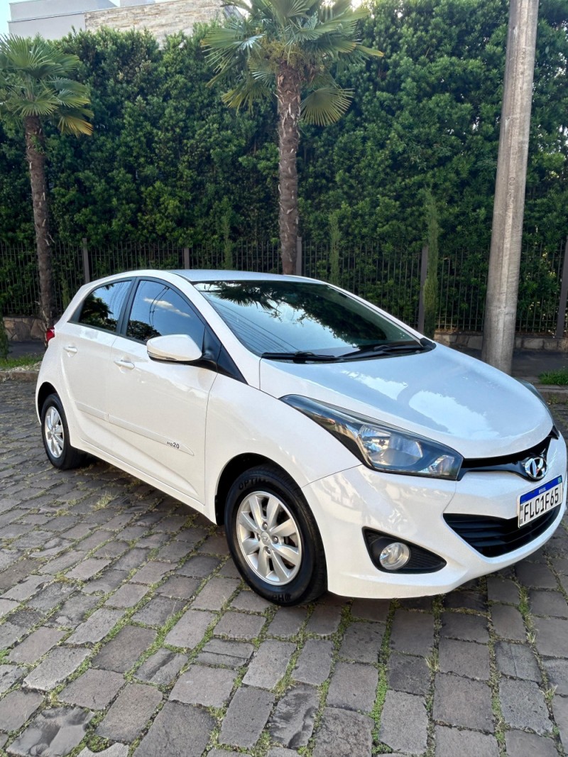 HB20 1.6 COMFORT PLUS 16V FLEX 4P AUTOMÁTICO - 2014 - VERANóPOLIS