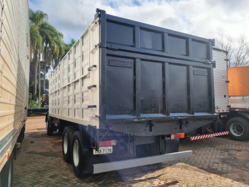 L-1518  - 1989 - PORTãO