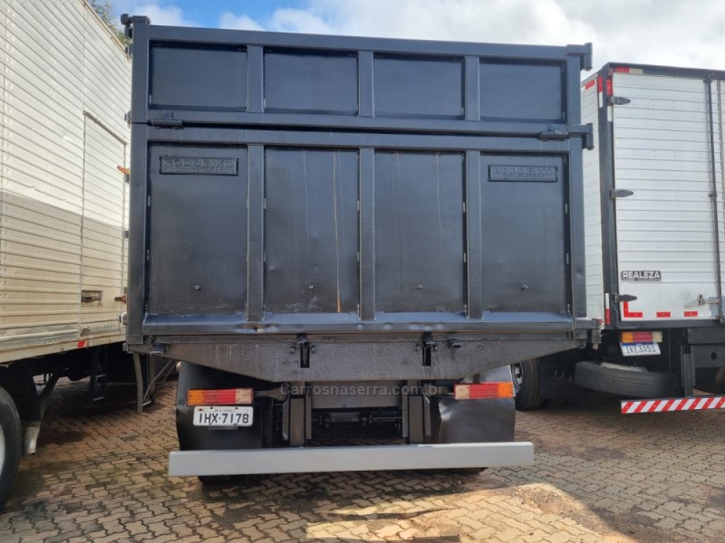 L-1518  - 1989 - PORTãO