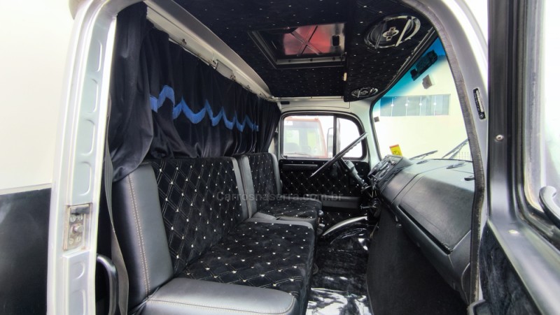 L-1518  - 1989 - PORTãO