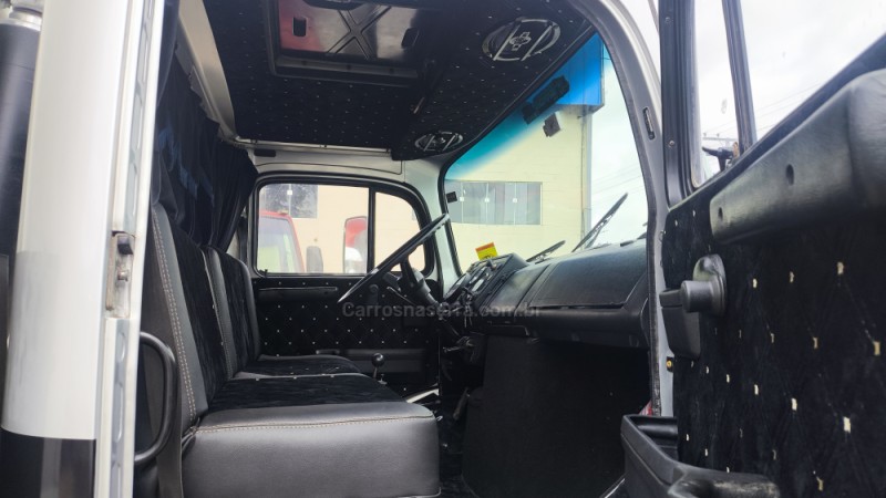 L-1518  - 1989 - PORTãO