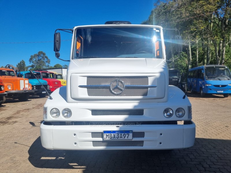 L-1620 3 EIXOS - 2001 - PORTãO