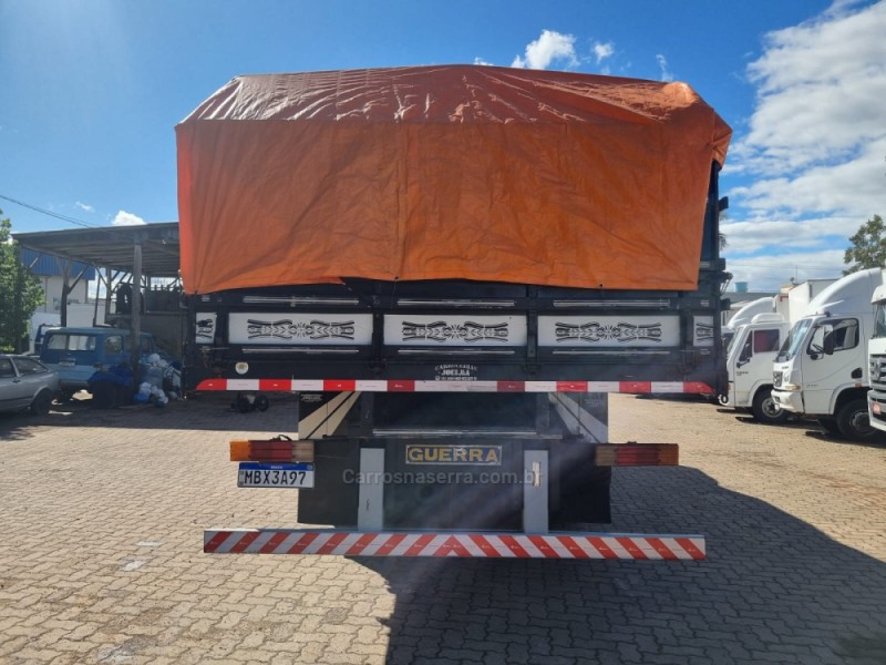 L-1620 3 EIXOS - 2001 - PORTãO