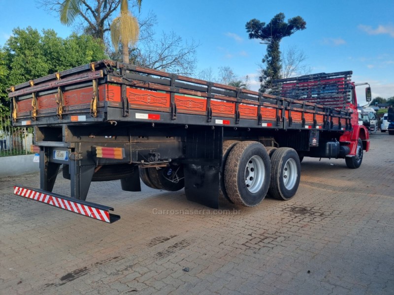 L-1620 3 EIXOS - 2001 - PORTãO