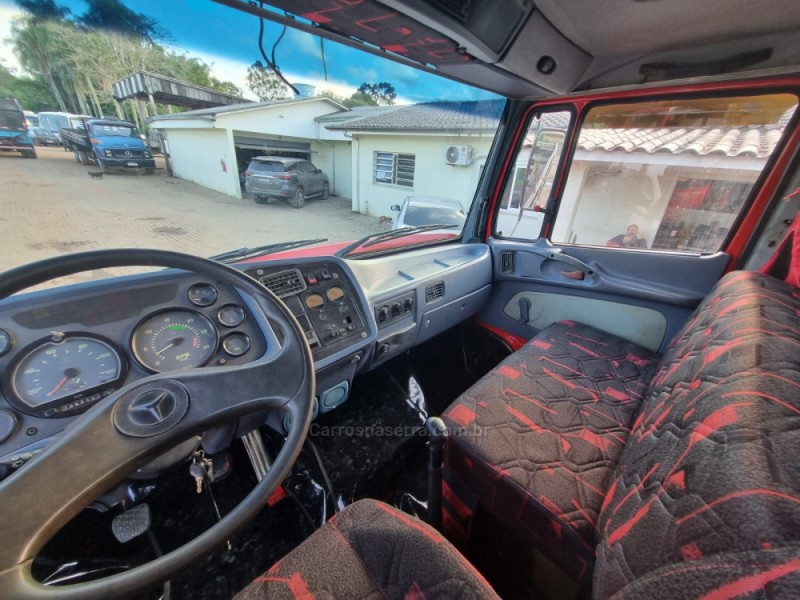 L-1620 3 EIXOS - 2001 - PORTãO