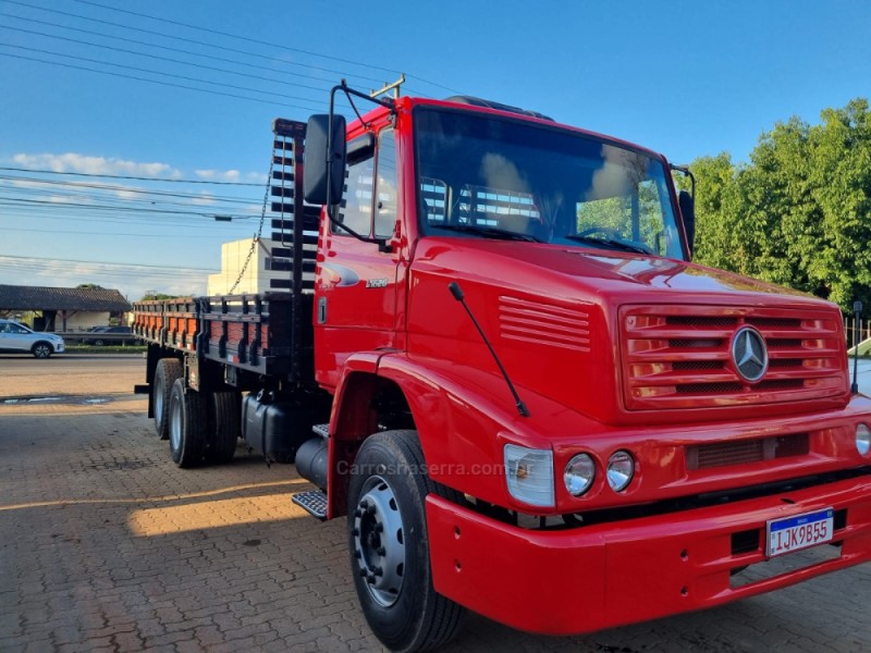 l 1620 3 eixos 2001 portao