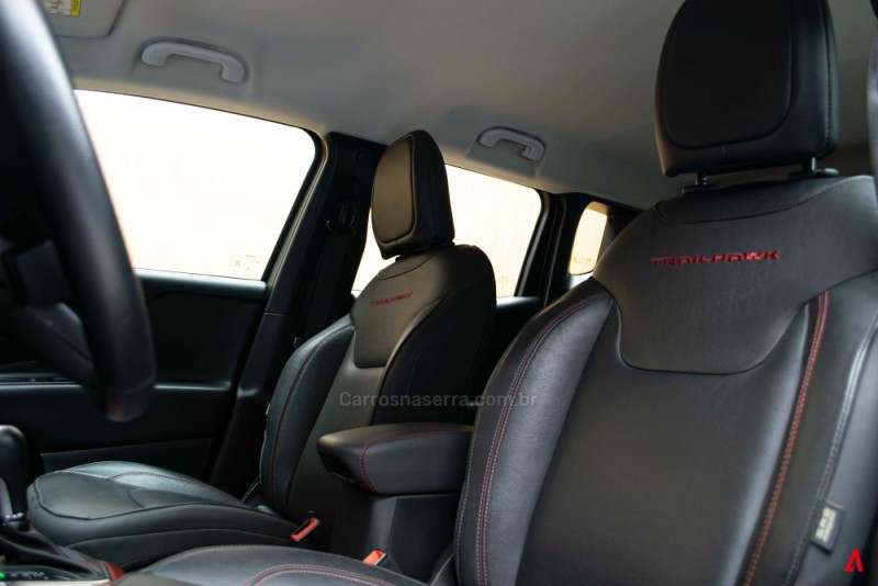 RENEGADE 2.0 16V TURBO DIESEL TRAILHAWK 4P 4X4 AUTOMÁTICO - 2021 - GARIBALDI