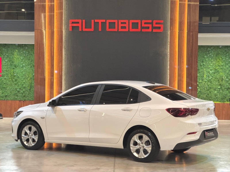 ONIX 1.0 LTZ 12V TURBO FLEX 4P MANUAL - 2023 - NOVO HAMBURGO