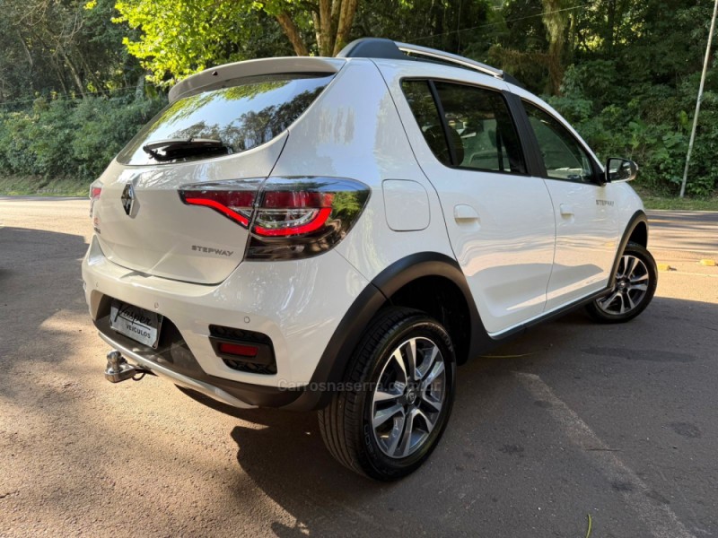 SANDERO 1.6 STEPWAY ICONIC X-TRONIC 16V FLEX 4P AUTOMÁTICO - 2020 - DOIS IRMãOS