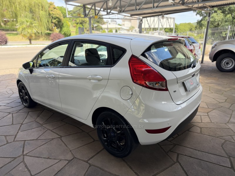 FIESTA 1.6 SE HATCH 16V FLEX 4P MANUAL - 2015 - NOVA PRATA