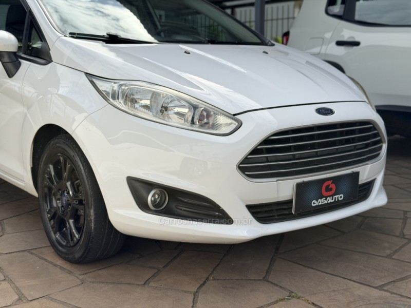 FIESTA 1.6 SE HATCH 16V FLEX 4P MANUAL - 2015 - NOVA PRATA