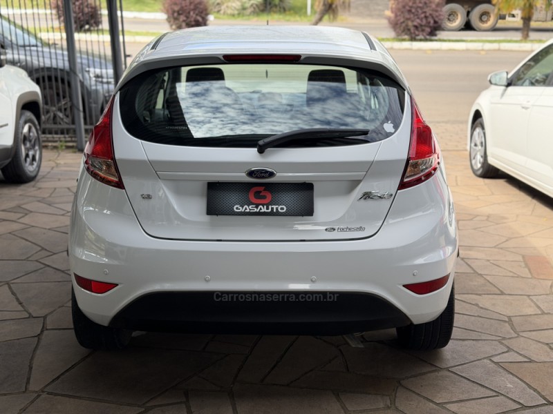 FIESTA 1.6 SE HATCH 16V FLEX 4P MANUAL - 2015 - NOVA PRATA