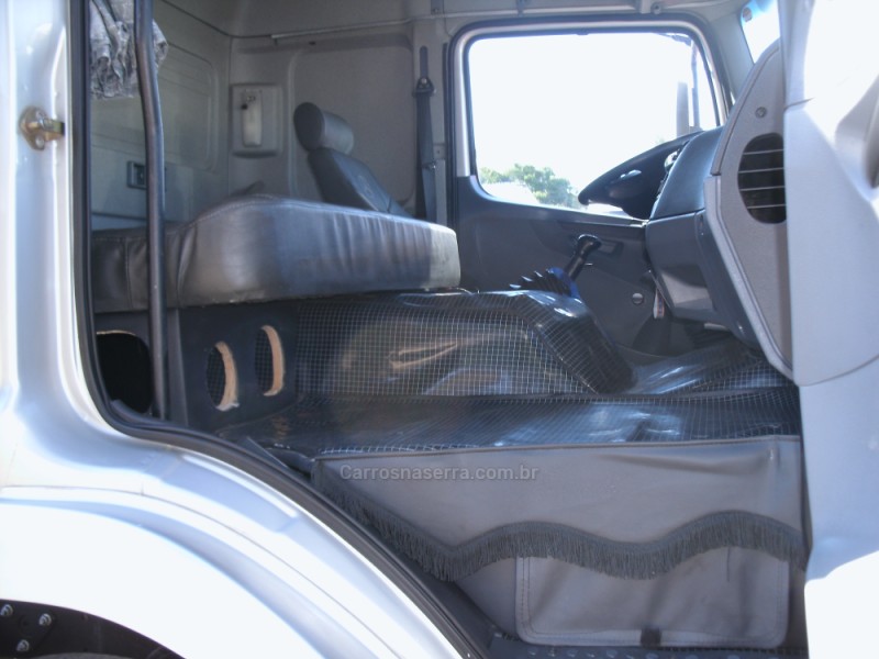 ATEGO 2425 3 EIXOS - 2009 - GARIBALDI