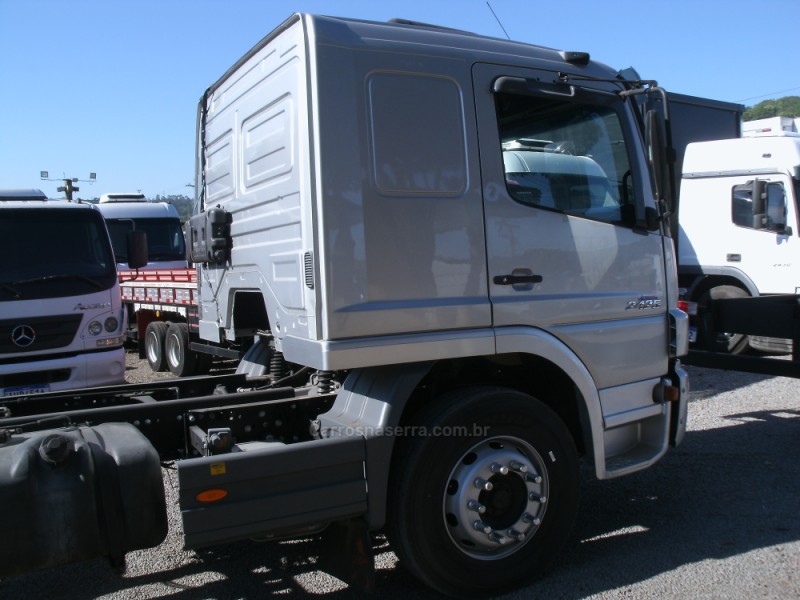 ATEGO 2425 3 EIXOS - 2009 - GARIBALDI