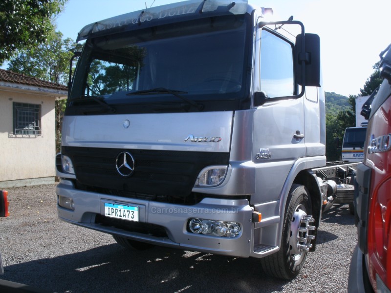 ATEGO 2425 3 EIXOS - 2009 - GARIBALDI