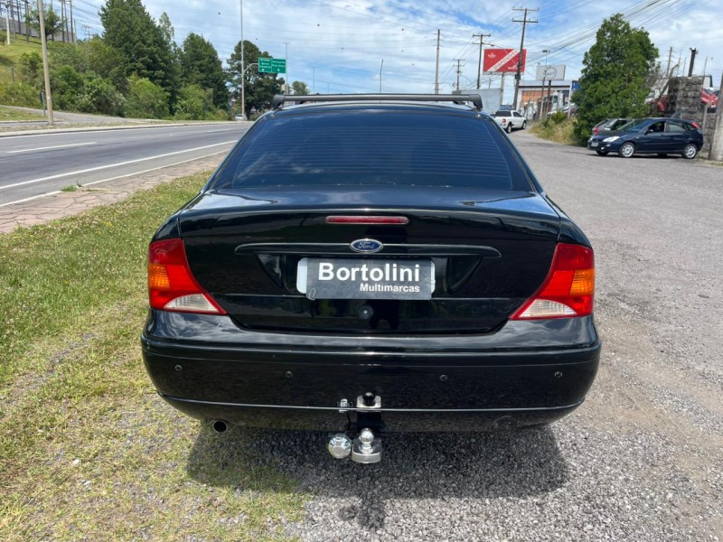 FOCUS 1.6 GLX SEDAN 8V GASOLINA 4P MANUAL - 2006 - FARROUPILHA