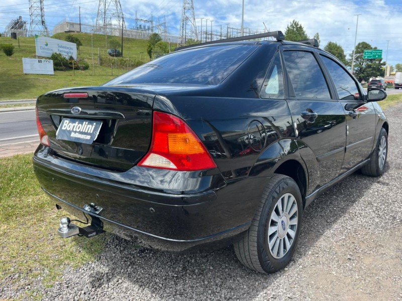 FOCUS 1.6 GLX SEDAN 8V GASOLINA 4P MANUAL - 2006 - FARROUPILHA