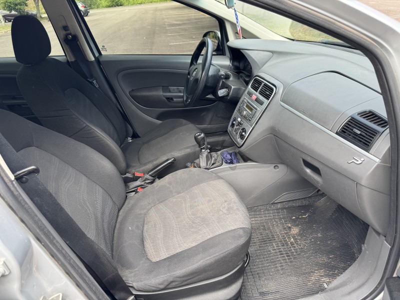 PUNTO 1.4 ATTRACTIVE ITALIA 8V FLEX 4P MANUAL - 2012 - BENTO GONçALVES